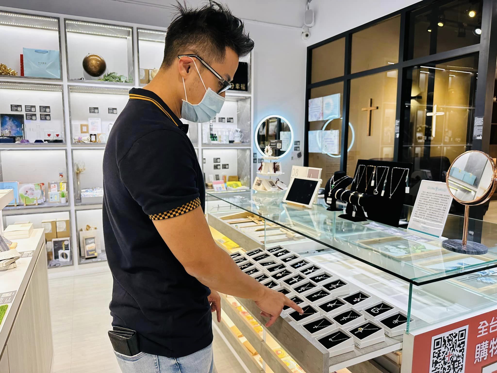 十字架項鍊挑選-福音禮品推薦